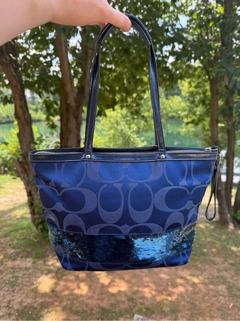 💙Y2K Coach Blue Signature Tote with Sequined Accent💙